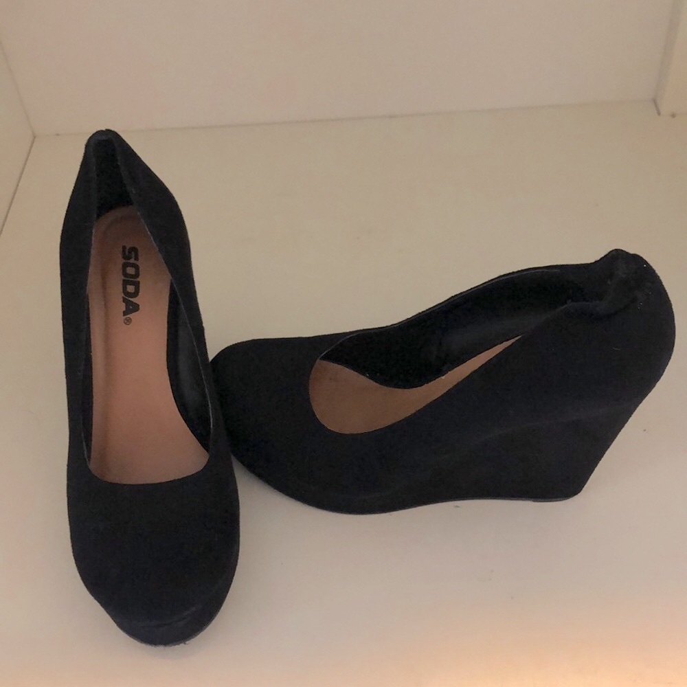 SODA 4inch black wedges with soft suede material